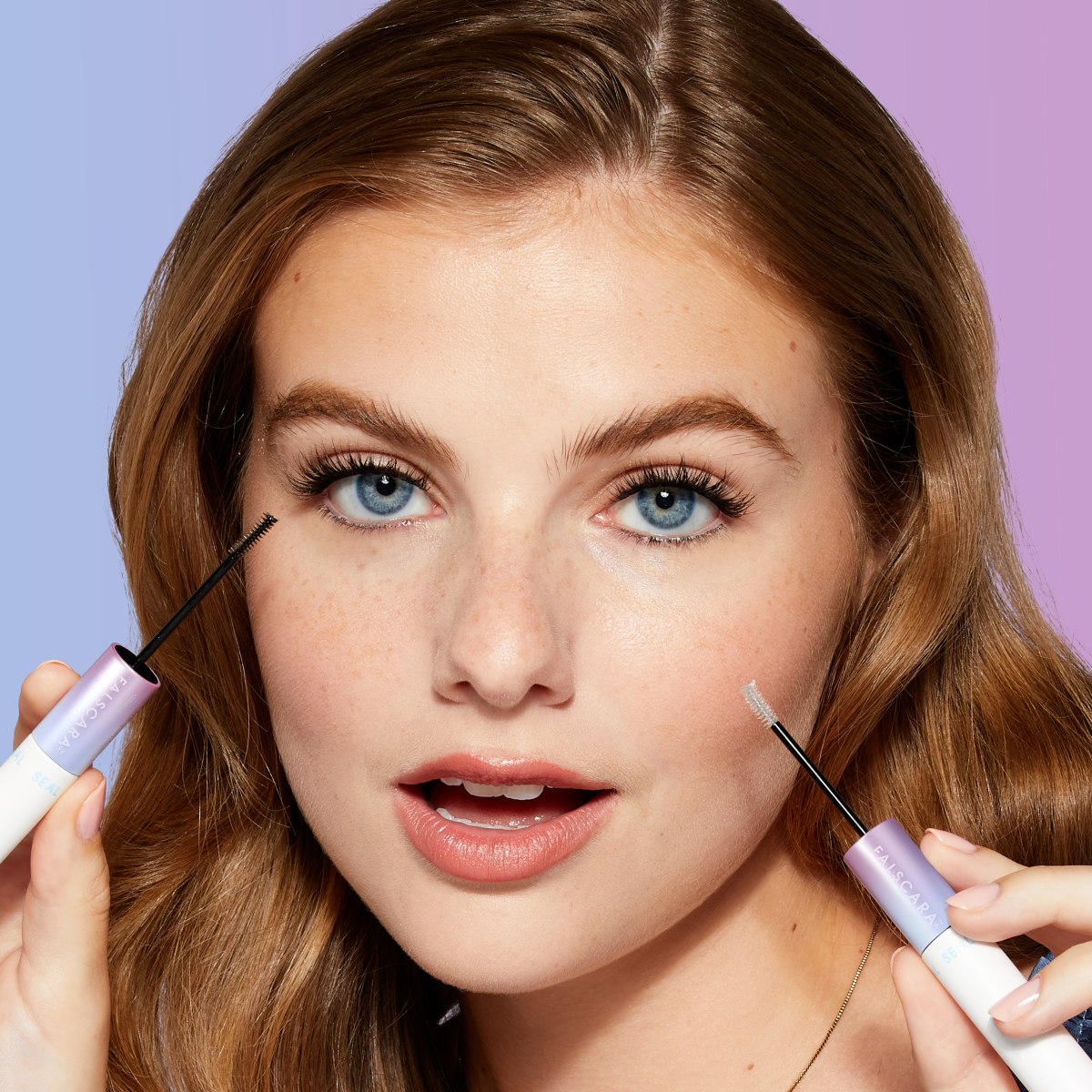 Resultado de pestañas con extensiones KISS FALSCARA aplicadas con Bond & Seal, efecto natural y duradero